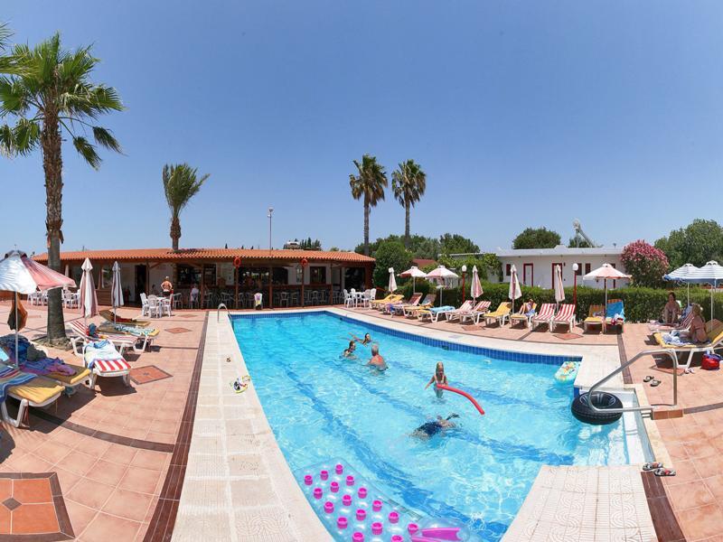 Sandys Studios Apartments And Log Villas 살리디 외부 사진