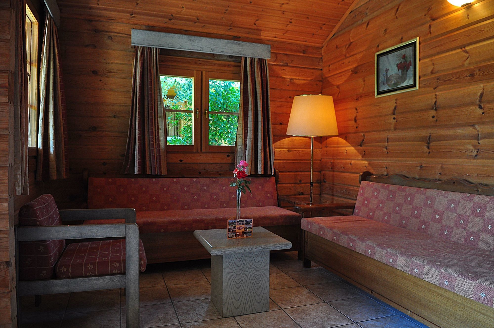 Sandys Studios Apartments And Log Villas 살리디 외부 사진